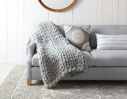 Aesthetic Throws: Elevate Your Home Decor with Cozy Elegance