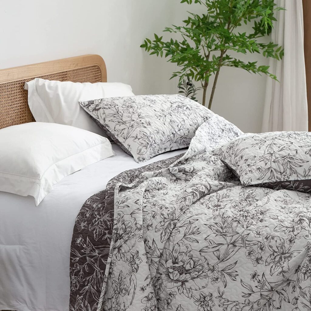 5 Luxury Bedding Sets: Elevate Your Bedroom - Decoravity