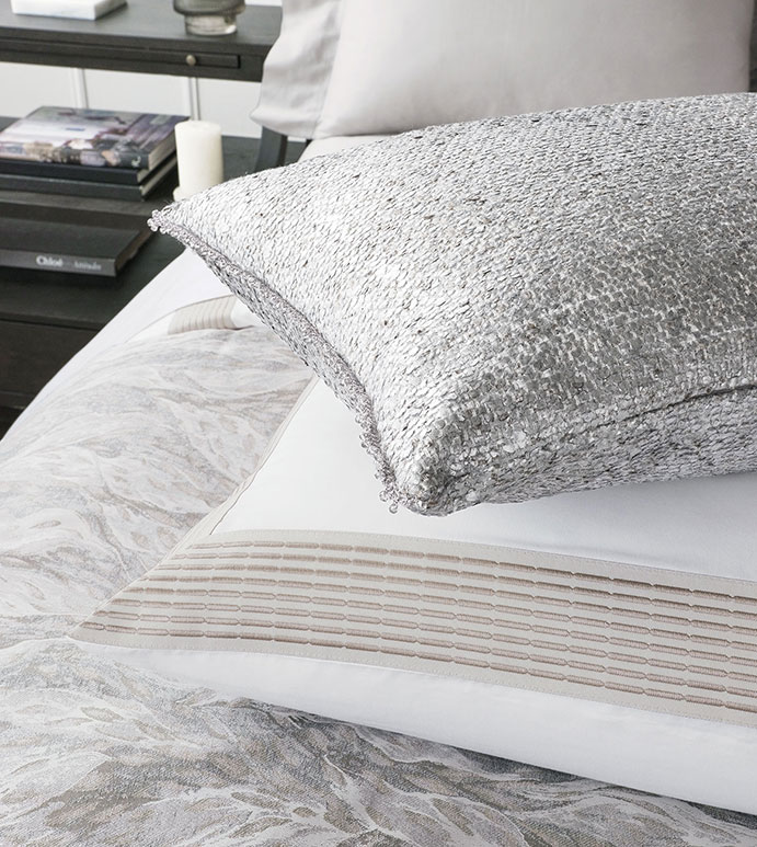 6 Luxury Decorative Pillows to Enhance Your Home Decor